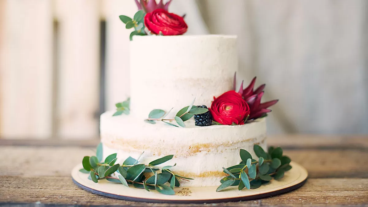 What is The Average Wedding Cake Cost? • Bridilly